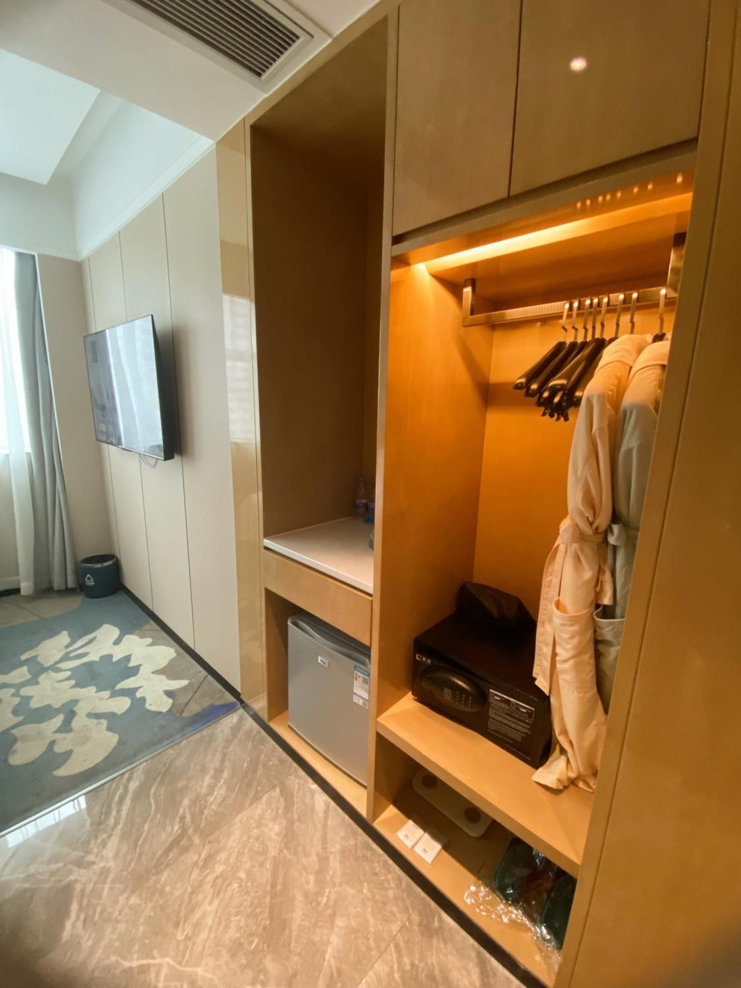 Paco Hotel Shenzhen Luohu Port Buitenkant foto